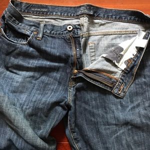 Lucky Brand straight leg blue jeans 38x32